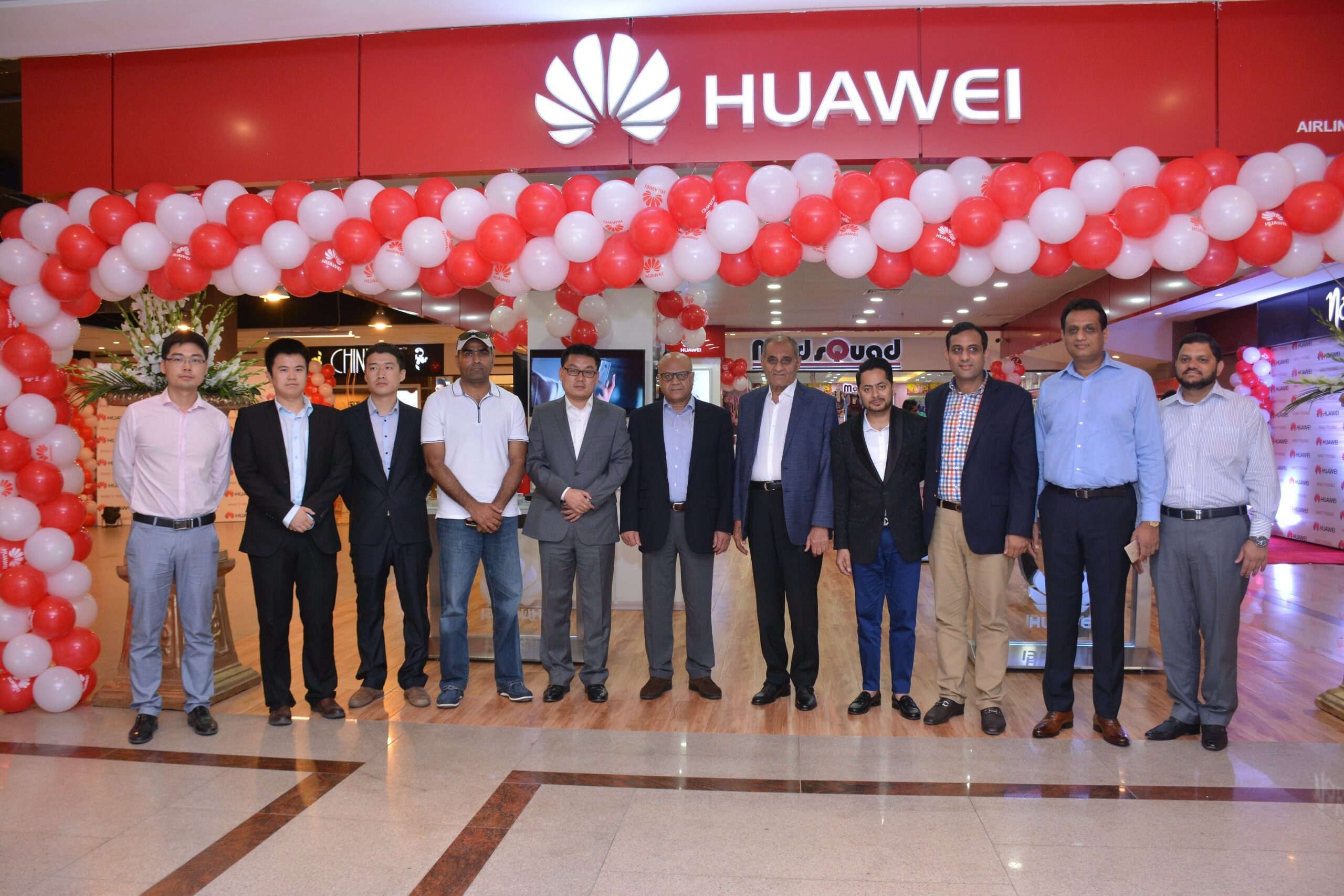 Huawei opens another brand Outlet at Fortress Square, Lahore