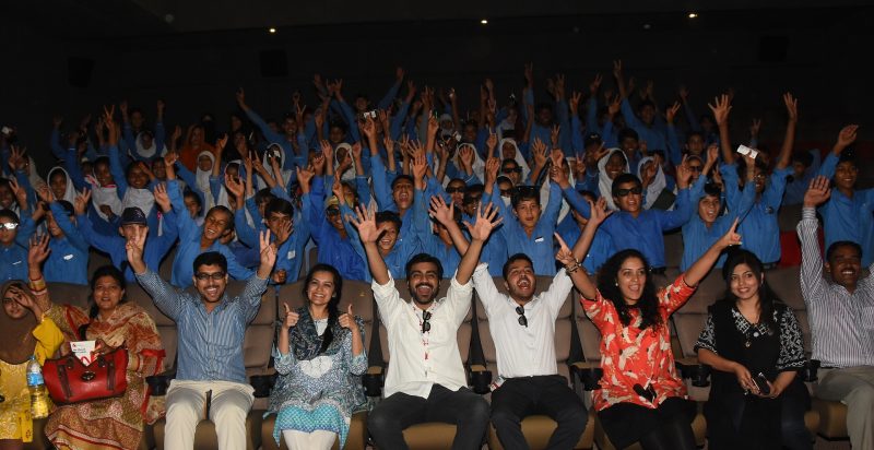 Mobilink Torchbearers take Pehli Kiran School Students to the Movies