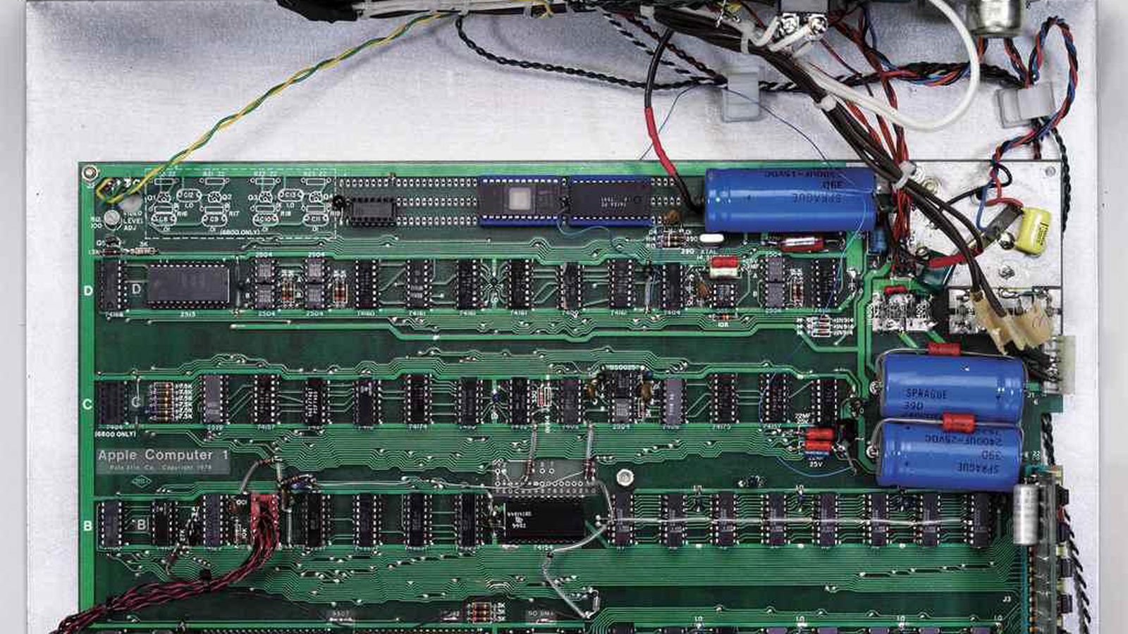 Working Apple-1, Apple’s first ever computer, sells for $355K