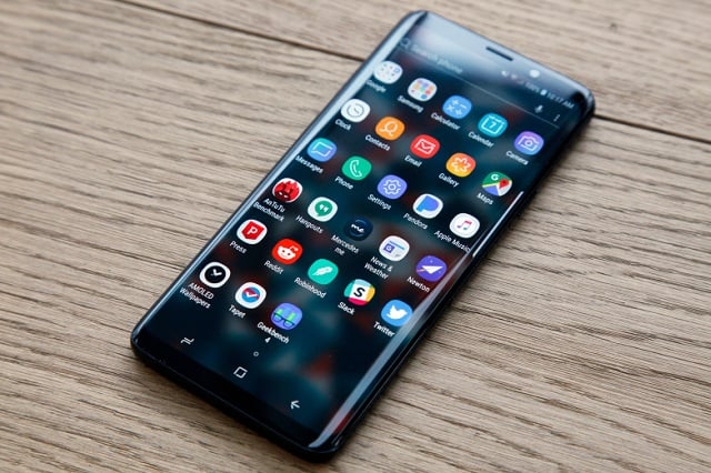 Why Galaxy S10 need to bring new features other than in-display fingerprint scanner?