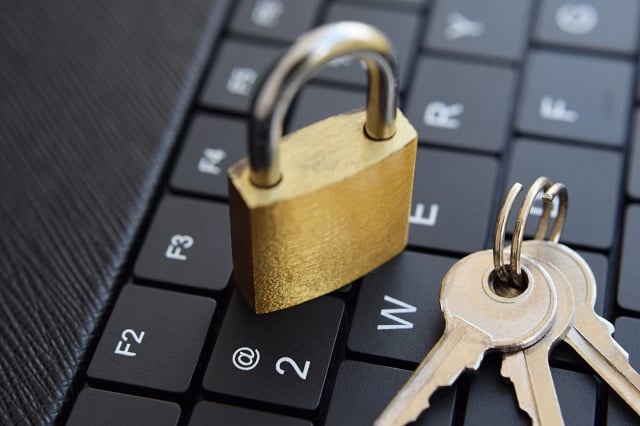 Display of padlock on phishing sites