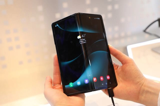 The new folding Samsung phone features a teardrop hinge rotating 360 degrees