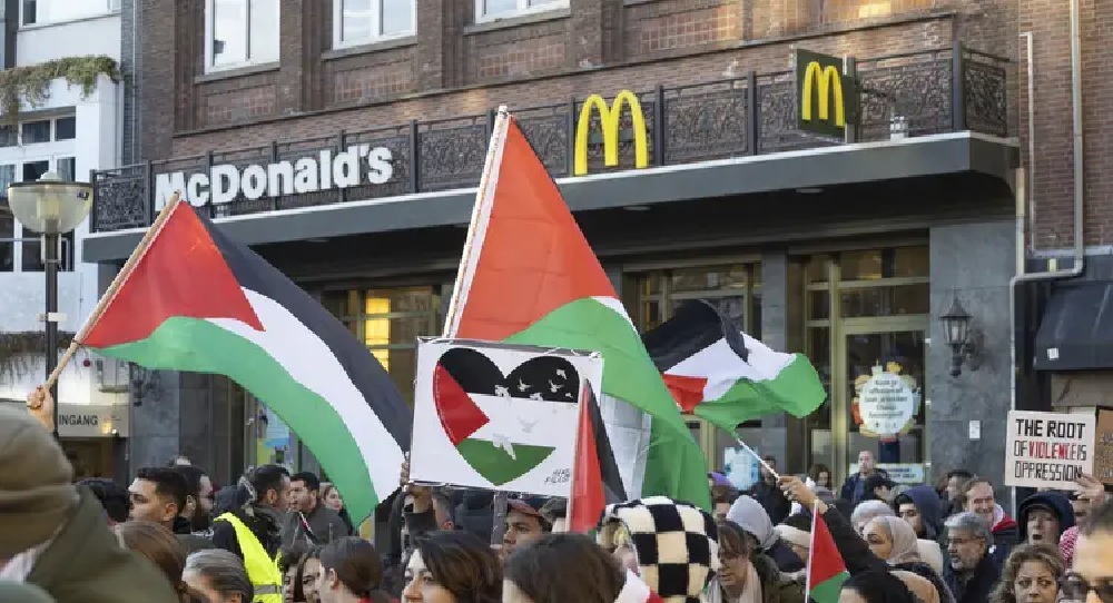 McDonald’s Attributes Global Sales Decline to Muslim-Led Boycott