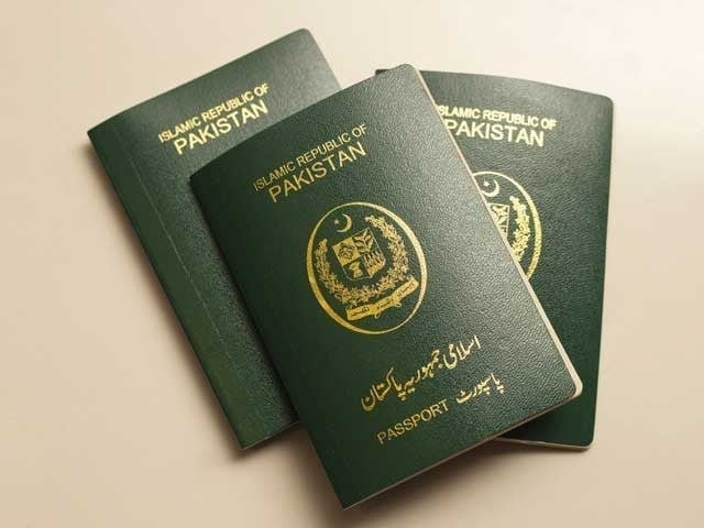 Funding Delay for New Passport Printing Machine Leaves 800,000 Pakistanis Waiting