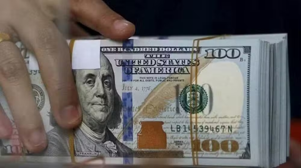 Pakistani Rupee Falls for Second Consecutive Day Against the US Dollar