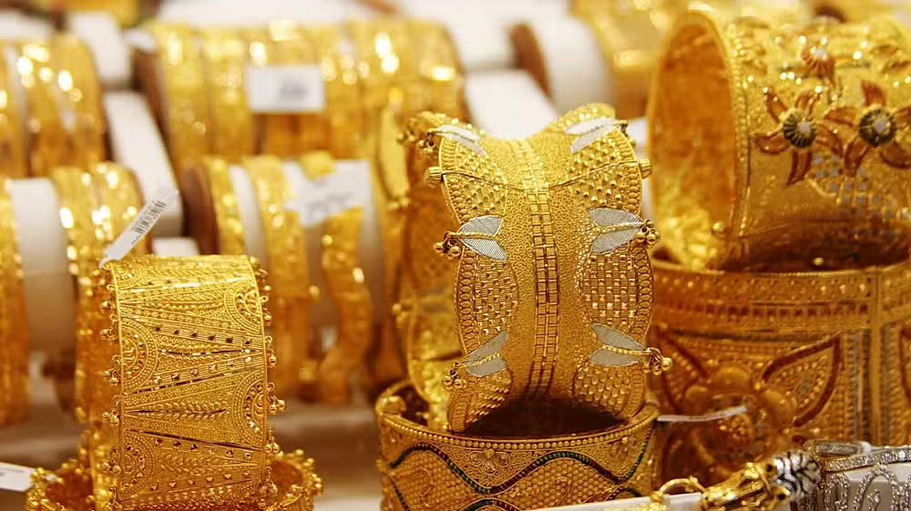 Gold Price Hits Historic High, Crossing Rs. 300,000 Per Tola Mark