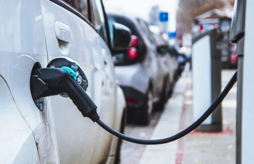 Lahore High Court Orders EV Charging Stations at Fuel Stations