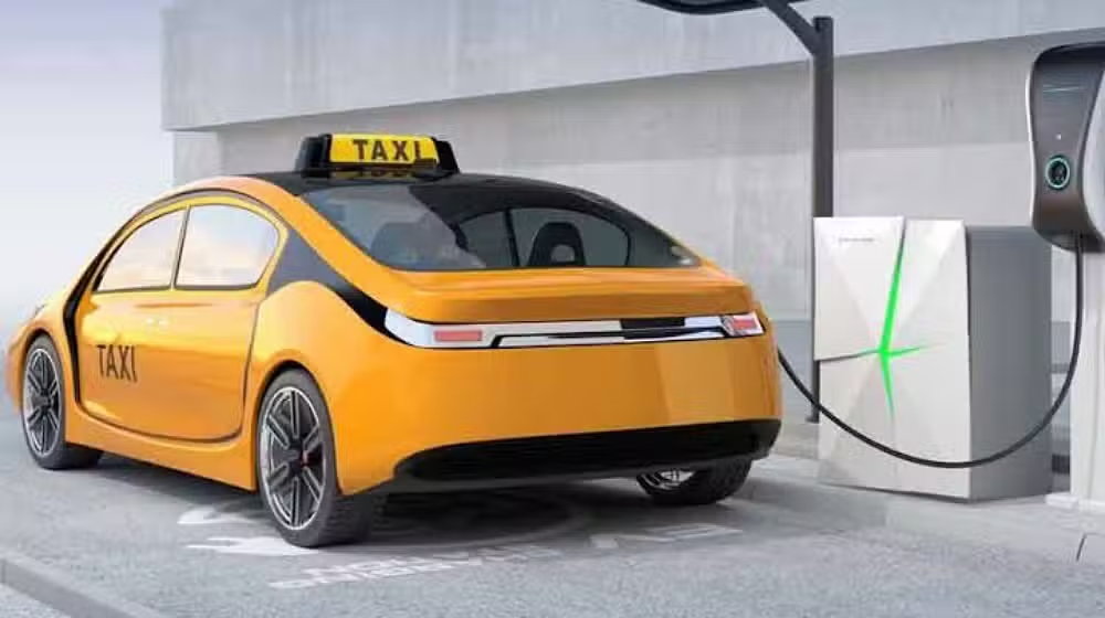 Sindh Govt to Launch Free EV Scooters for Women, Electric Taxis for Youth in FY 2025–26