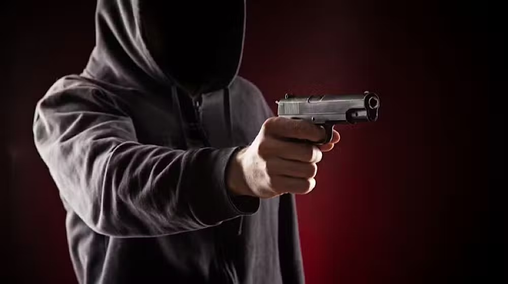 Two Islamabad Police Officers Assaulted and Robbed at Gunpoint in Sector E-11