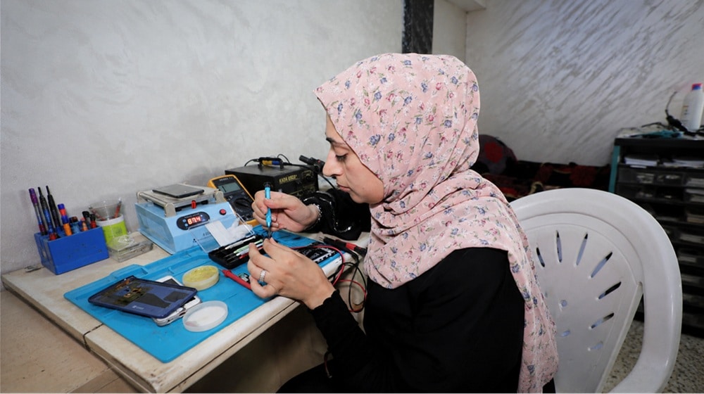 Mobile Repairing Course for Women